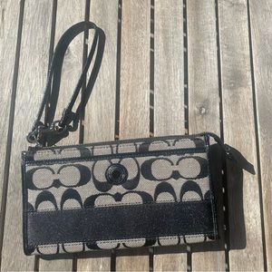 Black and silver C Coach Monogram Side Zip Wristlet 🖤🐼